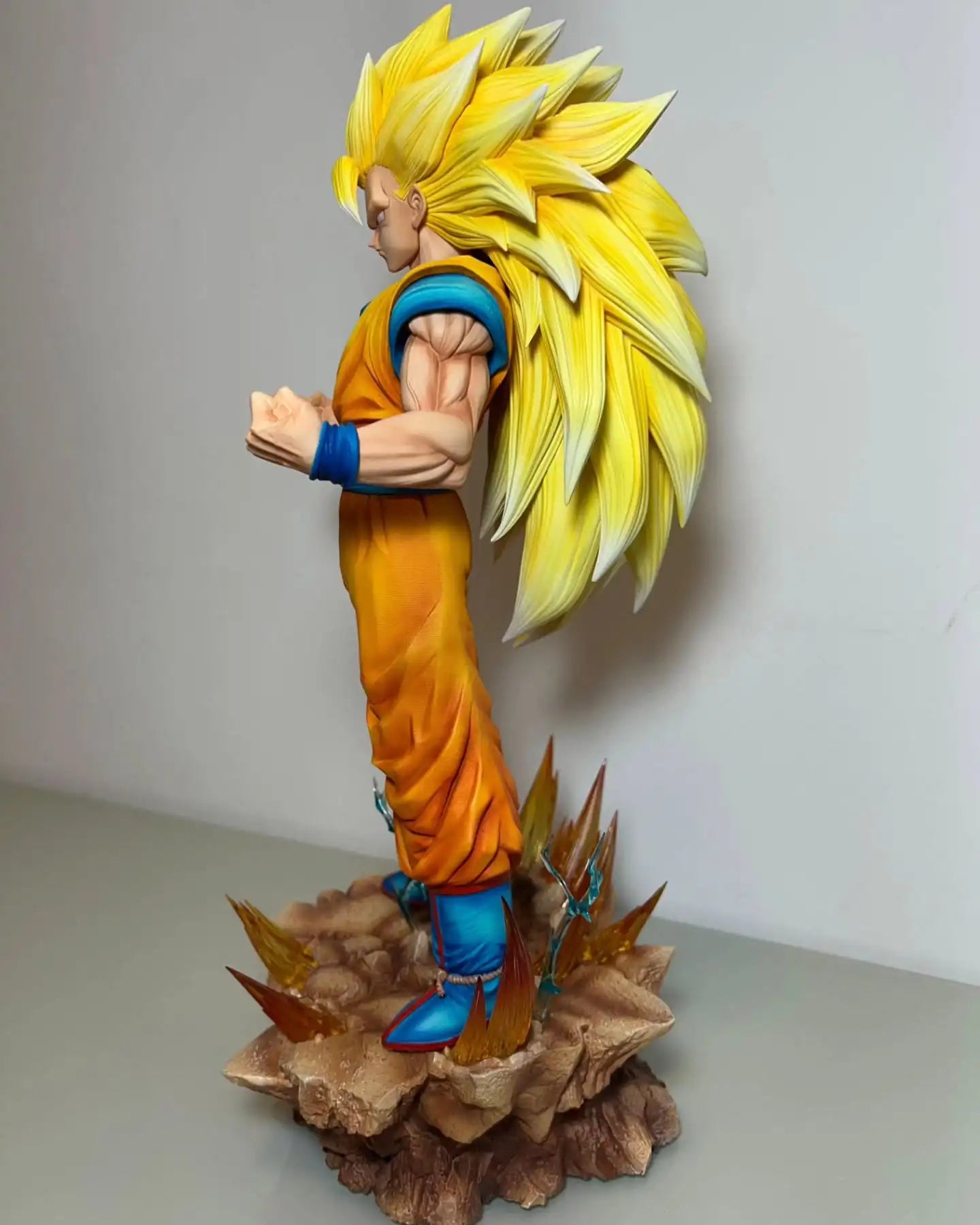 Super Saiyan 3 Goku Statue | Dragon Ball Z Collectible Figure Collectible Figures - The Eezee Shop