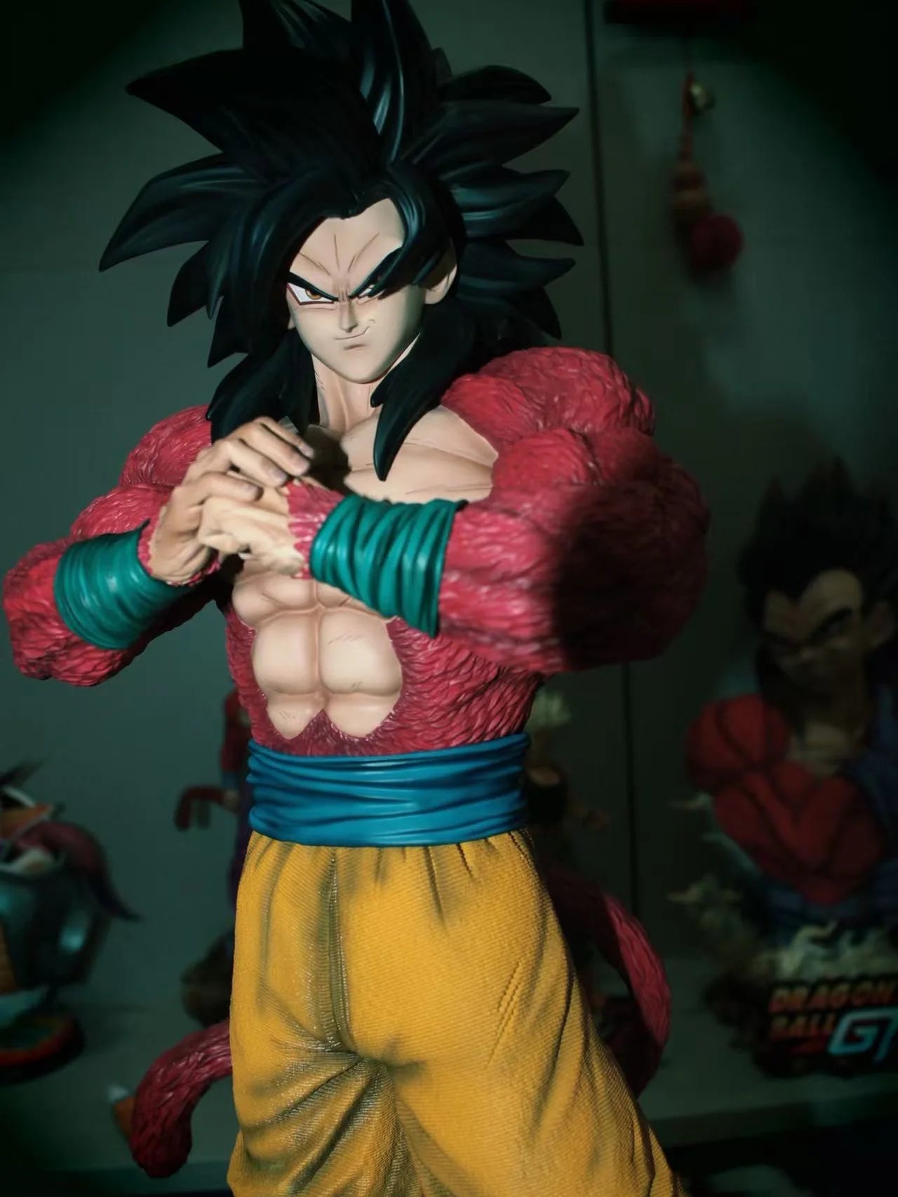 Super Saiyan 4 Goku 53cm Statue | Large Dragon Ball Figure Collectible Figures - The Eezee Shop
