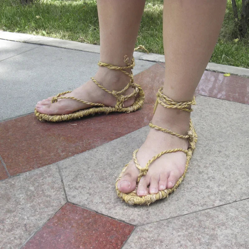 Ichigo Cosplay Straw Sandals | Bleach Zori with Tabi Socks Slippers & Sandals - The Eezee Shop