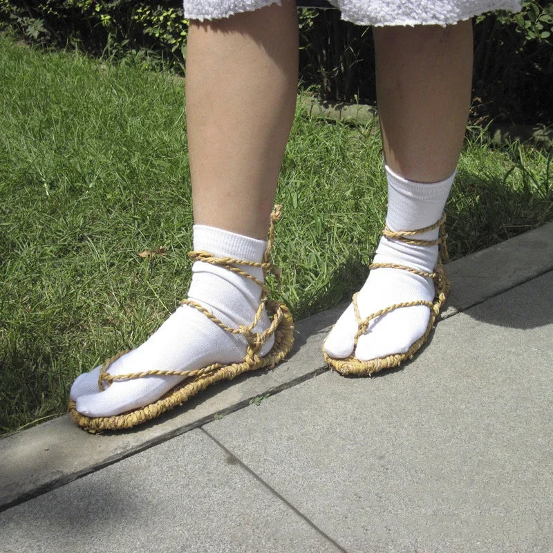 Ichigo Cosplay Straw Sandals | Bleach Zori with Tabi Socks Slippers & Sandals - The Eezee Shop